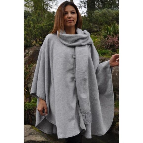 Alpaca Camargo Gray Alpaca poncho with attached scarf - Picture 1 of 5